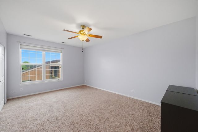 150 S Waters Edge Drive F, Glendale Heights, IL 60139