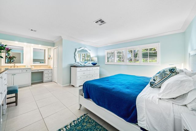 146 Driftwood Circle, Atlantis, FL 33462