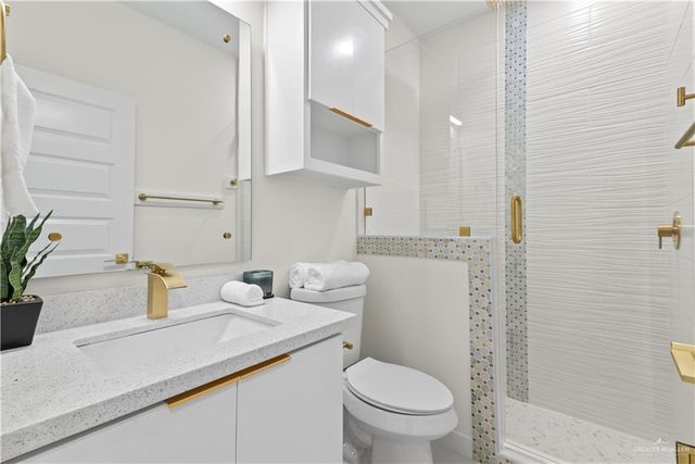 6105 N Pedaso Del Sol Street, Edinburg, TX 78542