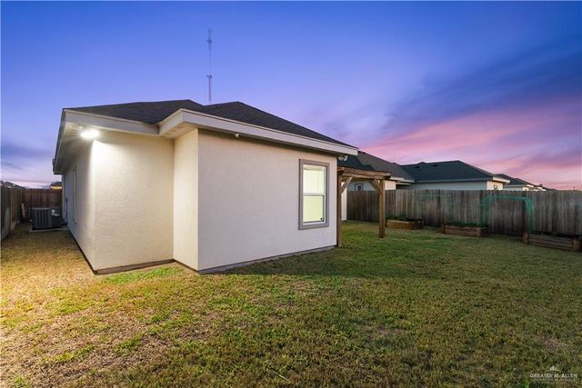 6105 N Pedaso Del Sol Street, Edinburg, TX 78542