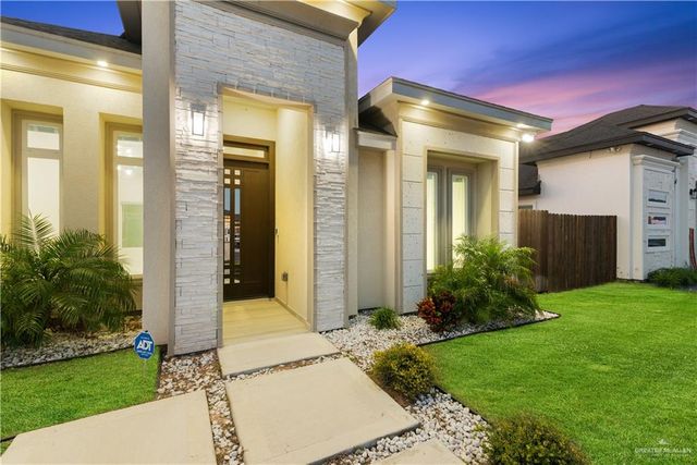 6105 N Pedaso Del Sol Street, Edinburg, TX 78542