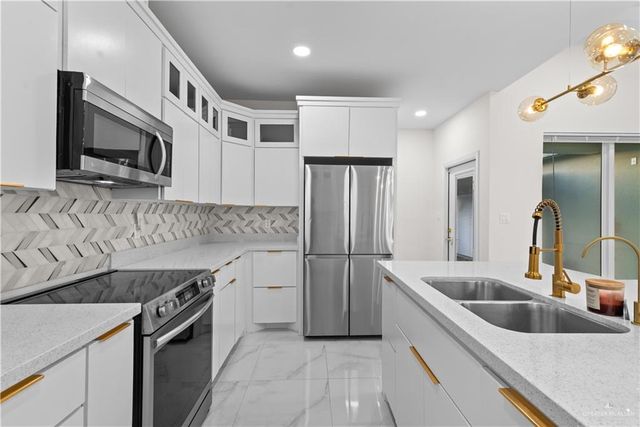 6105 N Pedaso Del Sol Street, Edinburg, TX 78542