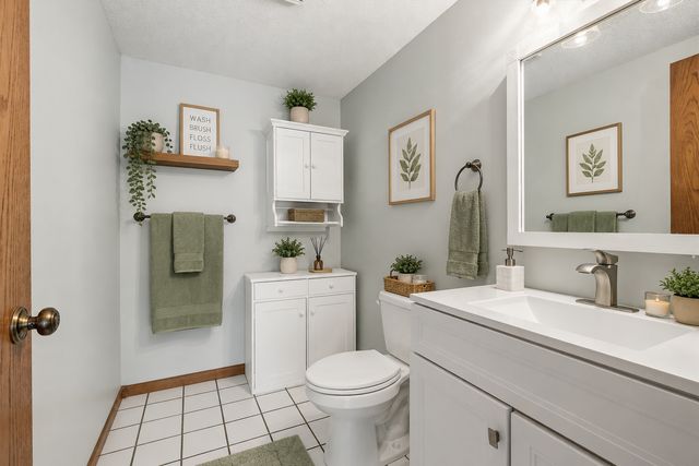 8420 Timberwood Court, Woodbury, MN 55125