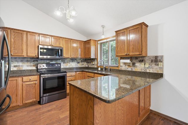 8420 Timberwood Court, Woodbury, MN 55125