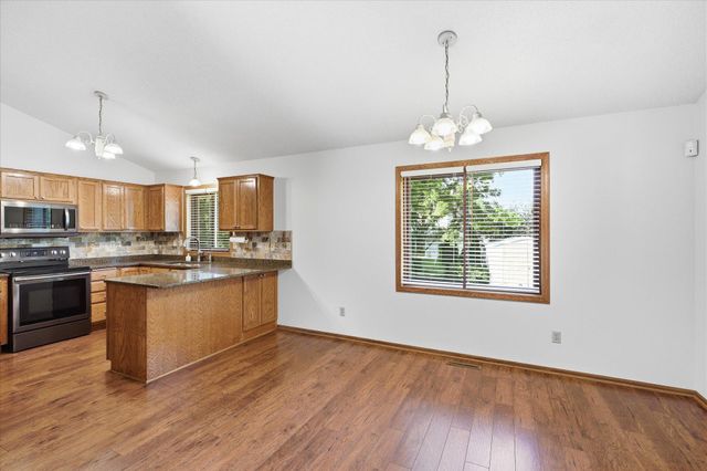 8420 Timberwood Court, Woodbury, MN 55125