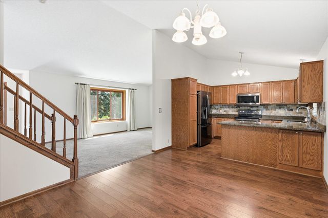 8420 Timberwood Court, Woodbury, MN 55125