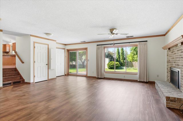 8420 Timberwood Court, Woodbury, MN 55125