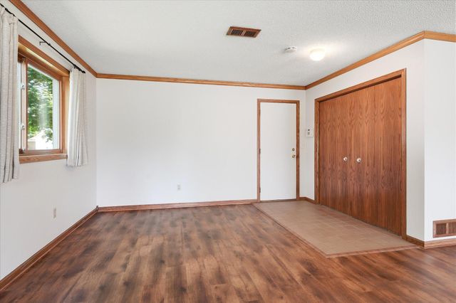 8420 Timberwood Court, Woodbury, MN 55125