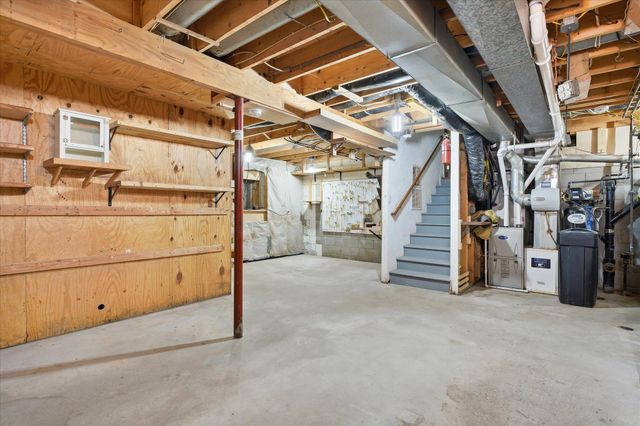 8420 Timberwood Court, Woodbury, MN 55125