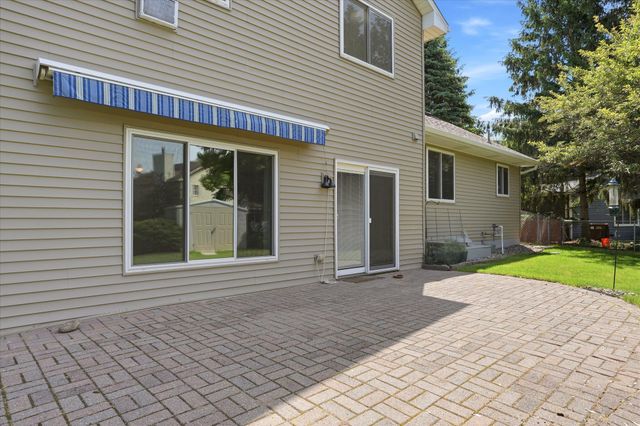 8420 Timberwood Court, Woodbury, MN 55125