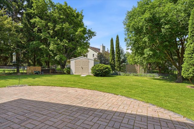 8420 Timberwood Court, Woodbury, MN 55125