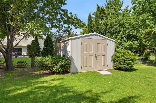 8420 Timberwood Court, Woodbury, MN 55125
