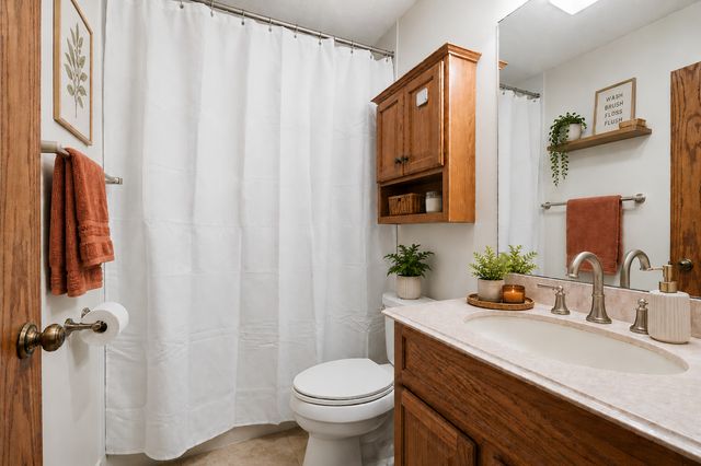 8420 Timberwood Court, Woodbury, MN 55125