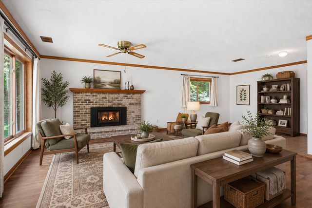 8420 Timberwood Court, Woodbury, MN 55125