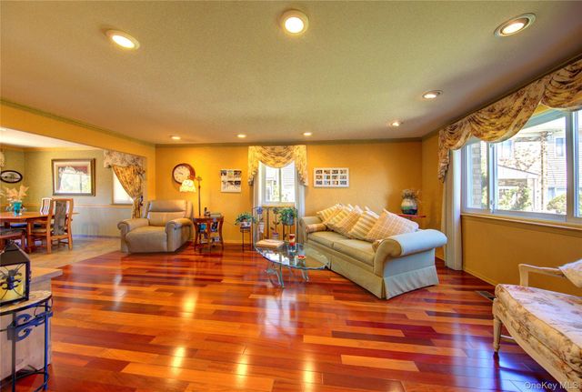 1595 N Central Avenue 30, Valley Stream, NY 11580