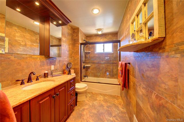 1595 N Central Avenue 30, Valley Stream, NY 11580