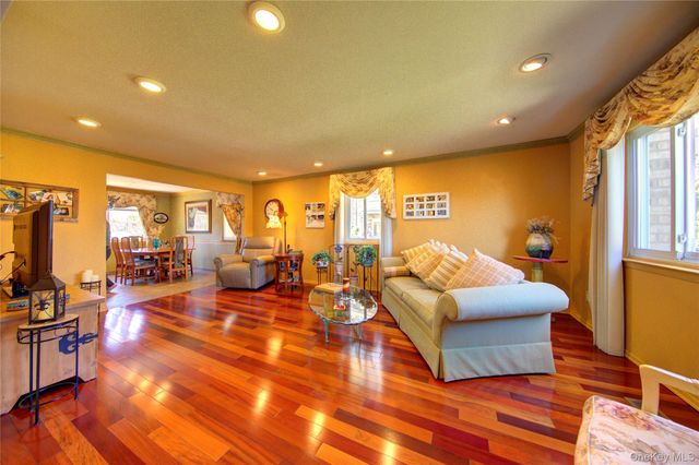 1595 N Central Avenue 30, Valley Stream, NY 11580