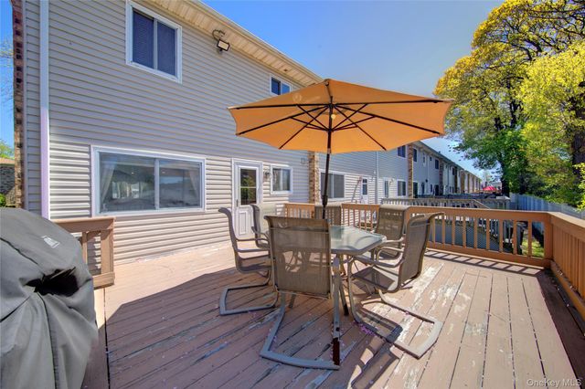 1595 N Central Avenue 30, Valley Stream, NY 11580