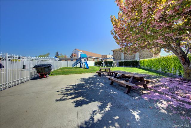 1595 N Central Avenue 30, Valley Stream, NY 11580