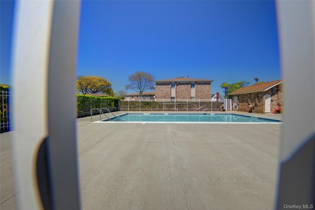 1595 N Central Avenue 30, Valley Stream, NY 11580