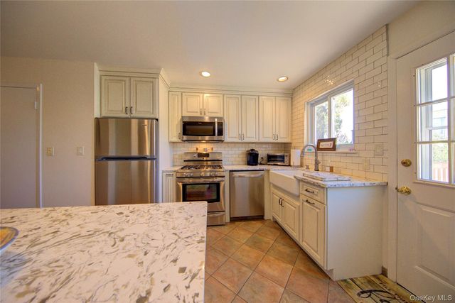 1595 N Central Avenue 30, Valley Stream, NY 11580