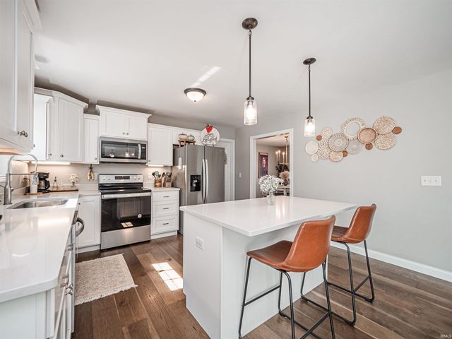 1420 Hills Drive, Evansville, IN 47720