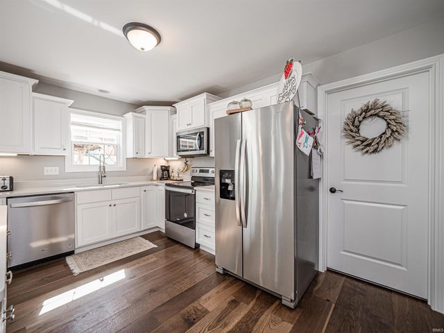 1420 Hills Drive, Evansville, IN 47720