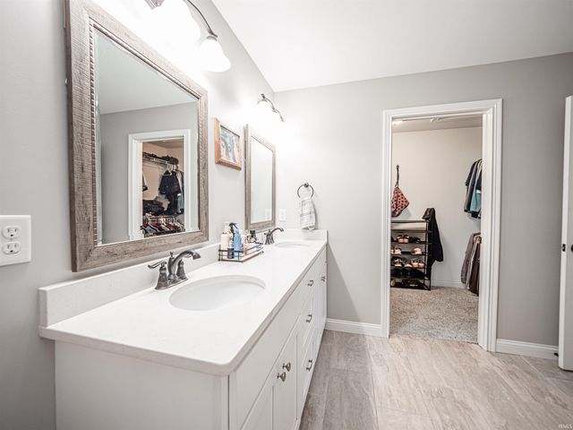 1420 Hills Drive, Evansville, IN 47720