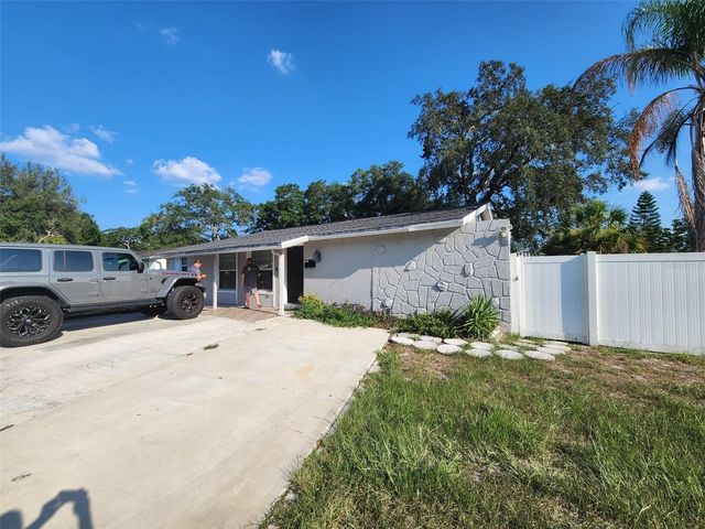 8518 WOODLAKE DRIVE, Tampa, FL 33615