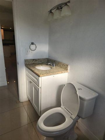 8518 WOODLAKE DRIVE, Tampa, FL 33615