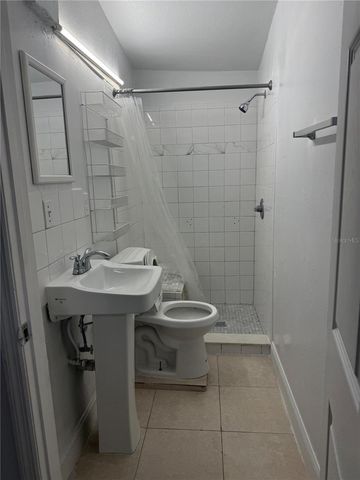 8518 WOODLAKE DRIVE, Tampa, FL 33615