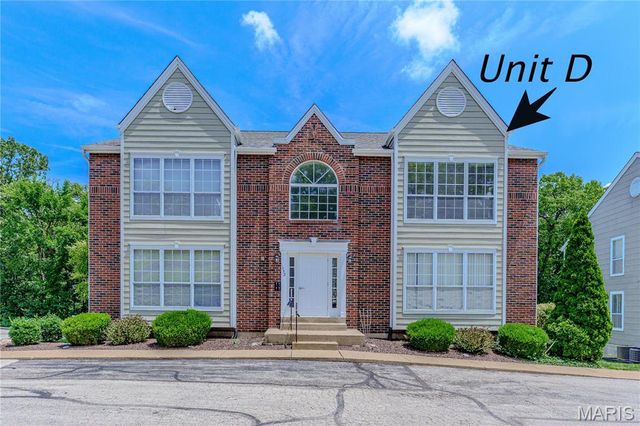 1332 Highland Oaks Drive D, Ballwin, MO 63021