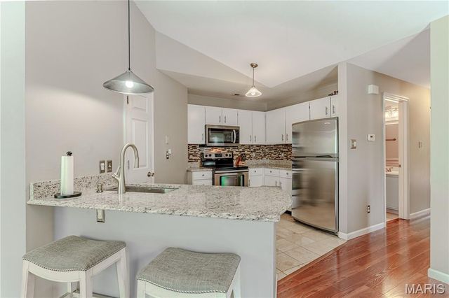 1332 Highland Oaks Drive D, Ballwin, MO 63021