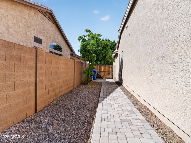 2131 W MULBERRY Drive, Chandler, AZ 85286
