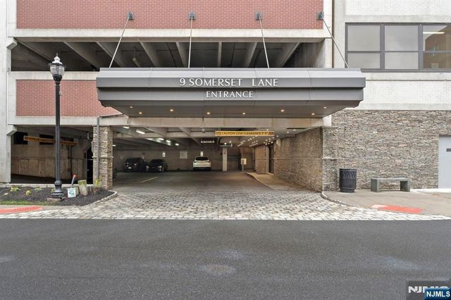 9 Somerset Lane 501, Edgewater, NJ 07020