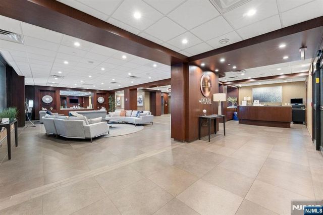 9 Somerset Lane 501, Edgewater, NJ 07020