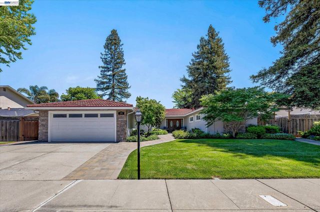 1778 Beachwood Way, Pleasanton, CA 94566