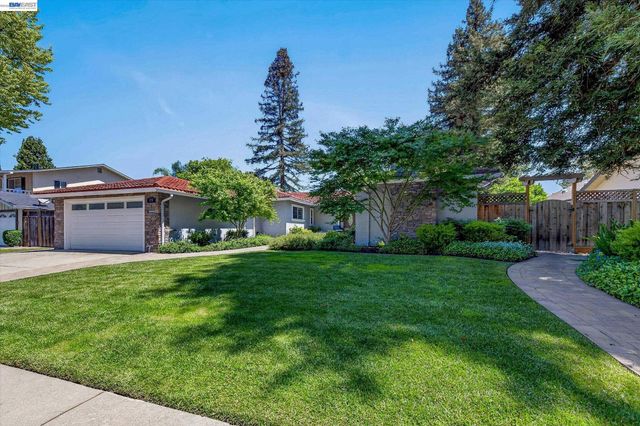 1778 Beachwood Way, Pleasanton, CA 94566