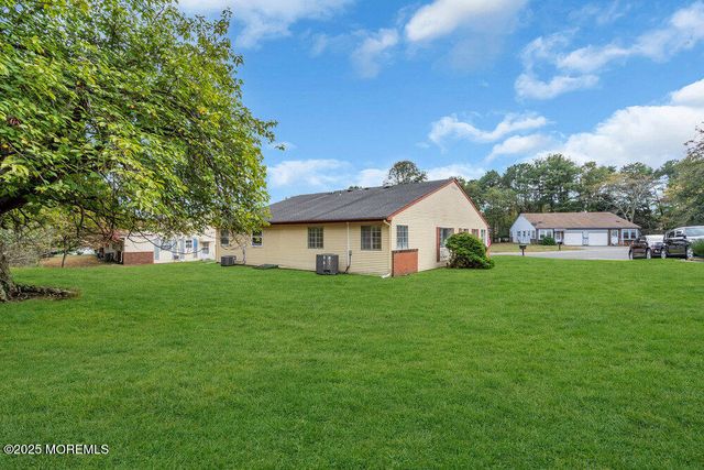 9 Juniper Lane 50, Whiting, NJ 08759