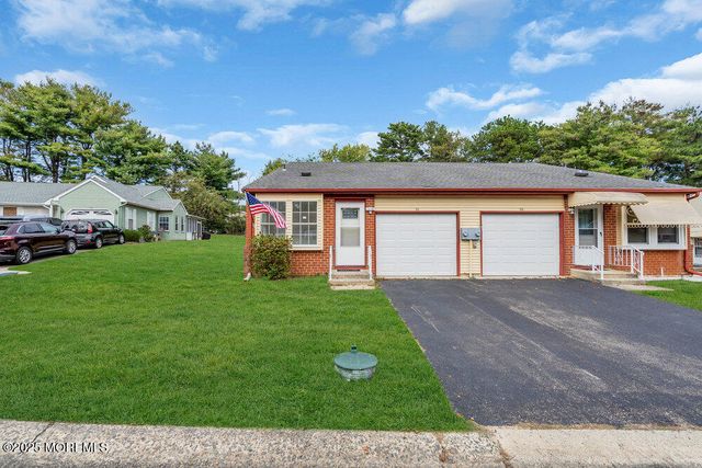 9 Juniper Lane 50, Whiting, NJ 08759