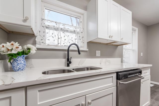 2488 Mcguffey Road, Columbus, OH 43211