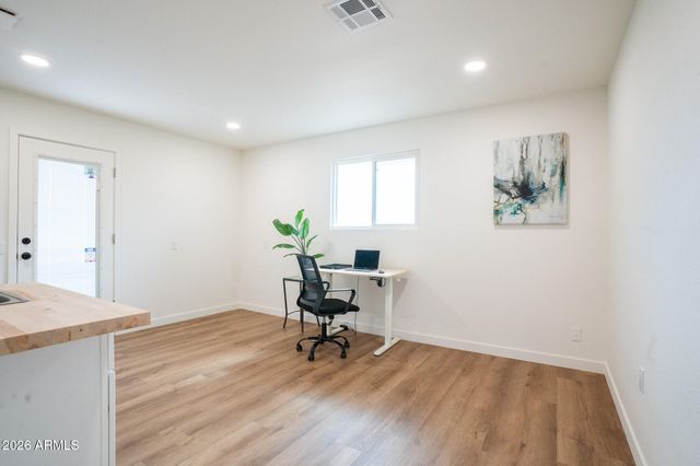 19617 N WILLOWCREEK Circle, Sun City, AZ 85373