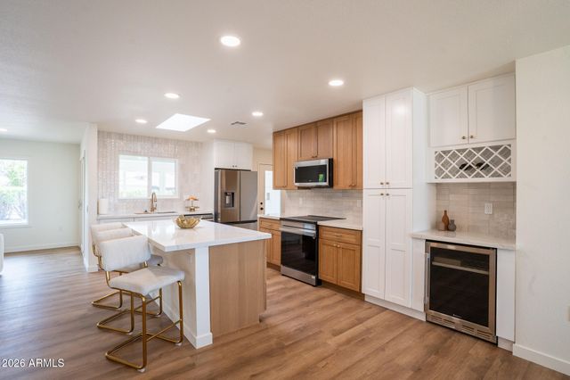 19617 N WILLOWCREEK Circle, Sun City, AZ 85373