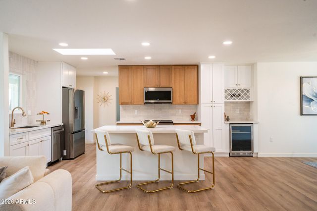 19617 N WILLOWCREEK Circle, Sun City, AZ 85373