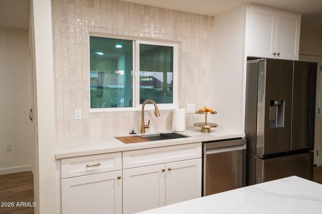 19617 N WILLOWCREEK Circle, Sun City, AZ 85373