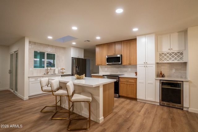 19617 N WILLOWCREEK Circle, Sun City, AZ 85373