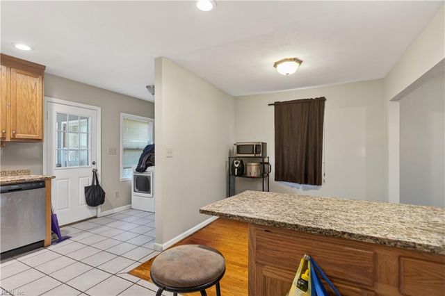 215 Riverside DR, Portsmouth, VA 23707