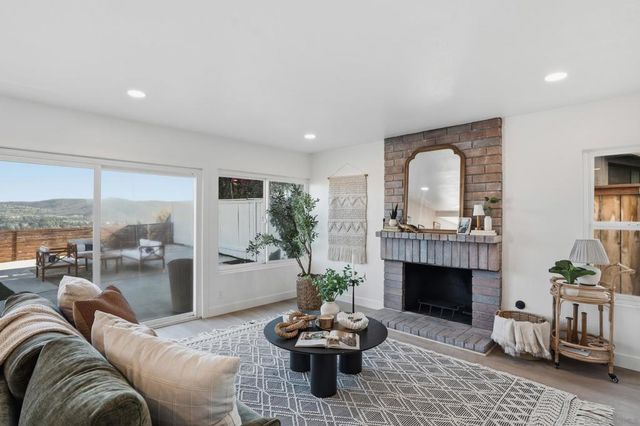 14463 Yukon, San Diego, CA 92129