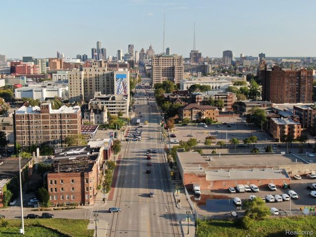 5764 Woodward Avenue, Detroit, MI 48202