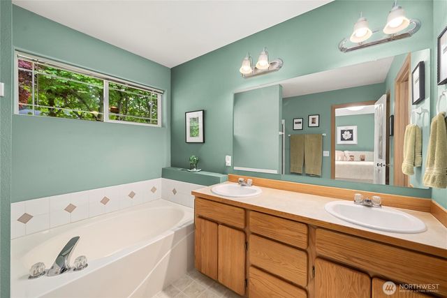 4632 Parker Road E, Sumner, WA 98390